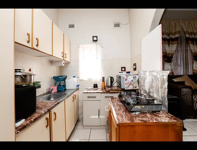 6 BEDROOM HOUSE FOR SALE IN AVOCA